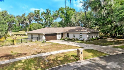 135 Country Club Ln, MULBERRY, FL, 33860-8609 | Card Image