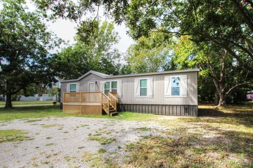 920 S Maple, Nowata, OK, 74048 | Card Image