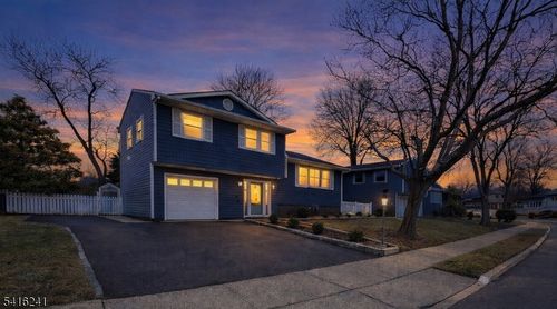 13 Moryan Rd, Edison, NJ, 08817-4132 | Card Image