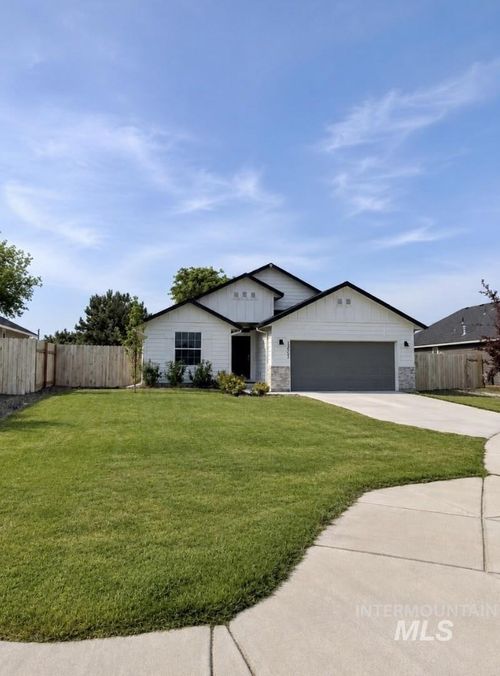 13553 Farwell St, Caldwell, ID, 83607-5877 | Card Image