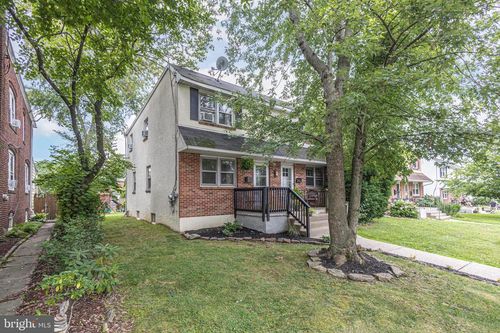 202 Shewell Ave, DOYLESTOWN, PA, 18901-3706 | Card Image