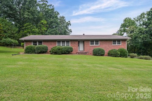 1008 Longview Dr, New London, NC, 28127-8734 | Card Image