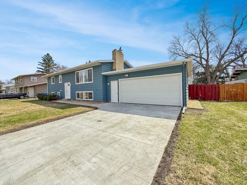 1008 24th Ave S, Fargo, ND, 58103-5702 | Card Image
