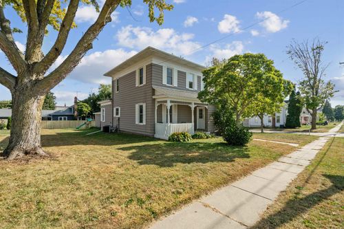 210 Commercial St, Strawberry Point, IA, 52076-9652 | Card Image