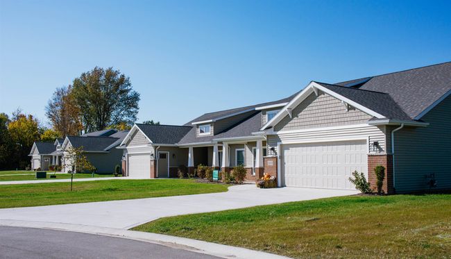 3215 W Bartlett Dr, Condo with 2 bedrooms, 2 bathrooms and null parking in New Haven IN | Image 11