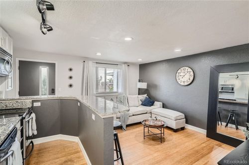 303-1 N Pearl St, Denver, CO, 80203-4189 | Card Image