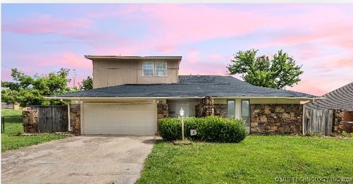 5727 E 47th Place, Tulsa, OK, 74135 | Card Image