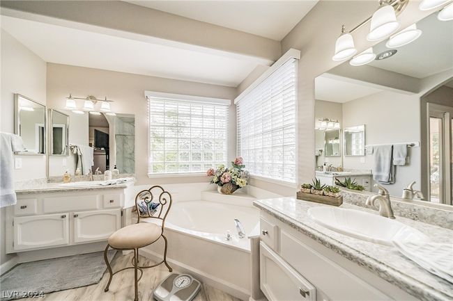 3740 Fox Glen Pkwy, House other with 3 bedrooms, 2 bathrooms and null parking in Las Vegas NV | Image 33