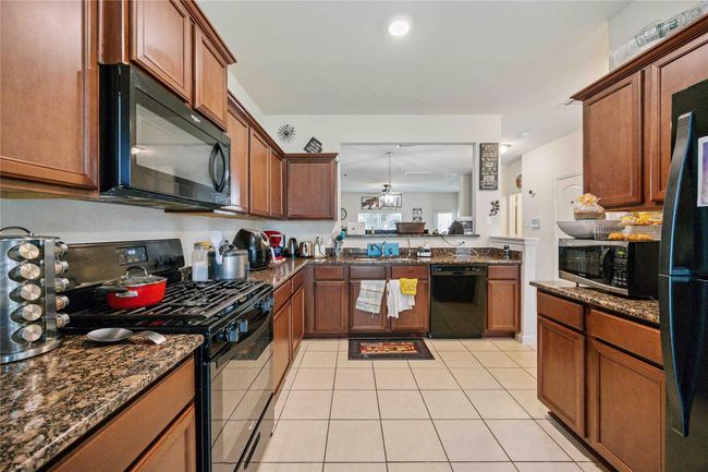 Kitchen | Image 9