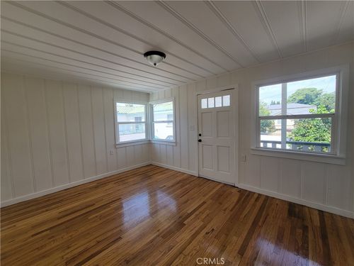 2012 Cherry Ave, Signal Hill, CA, 90755-5860 | Card Image