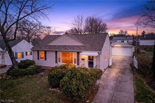 5229 Melody Ln, Willoughby, OH, 44094-4315 | Card Image