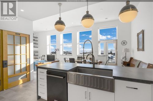 96 High St N, Thunder Bay, ON, P7A5R3 | Card Image