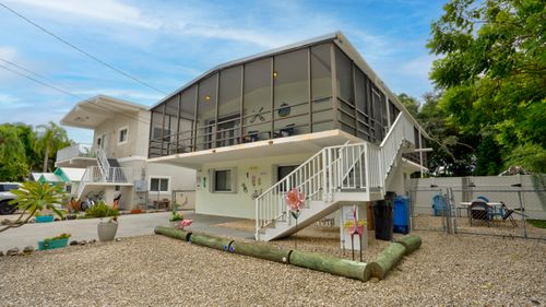 137 Pacific Ave, Tavernier, FL, 33070-2947 | Card Image