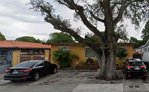 rear-61 Nw 51st Ave, Miami, FL, 33126-5147 | Card Image