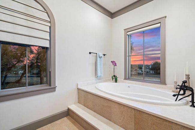 Owner's bath jetted tub plus steam shower | Image 25