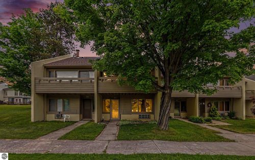 j8-5000 S Townhouse Dr, Cedar, MI, 49621-5118 | Card Image