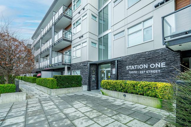 View of apartment building / complex | Image 18