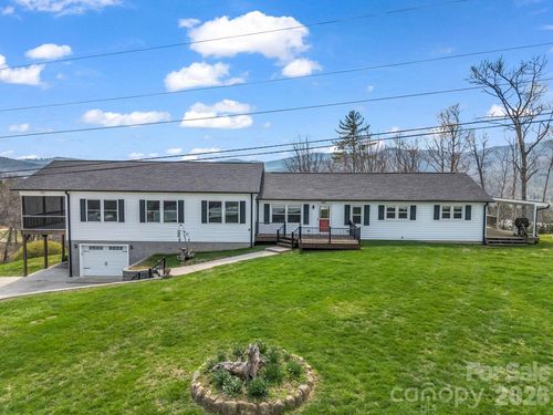 1086 Carters Ridge Rd, Spruce Pine, NC, 28777-8501 | Card Image