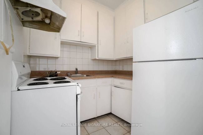 48 David St, Home with 10 bedrooms, 10 bathrooms and 11 parking in Brampton ON | Image 19