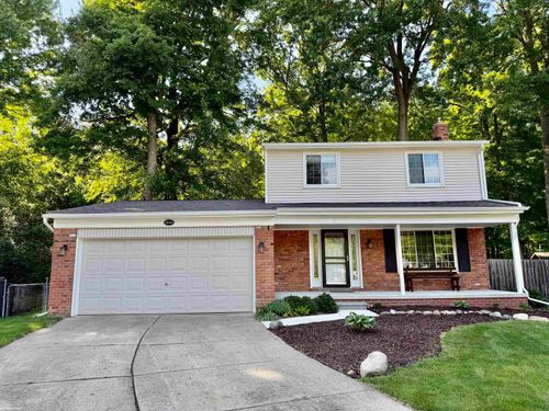 33043 Shagbark Cir, Chesterfield, MI, 48047-1446 | Card Image