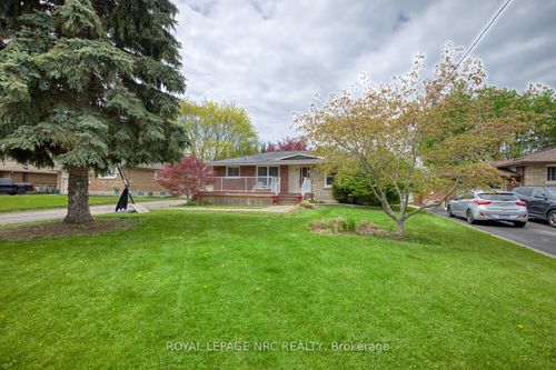 51 Henry St, Niagara on the Lake, ON, L0S1J0 | Card Image