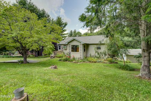 102 Orchard Meadows Ln, Roan Mountain, TN, 37687-3506 | Card Image