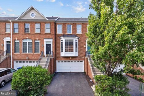 9968 Cyrandall Dr, OAKTON, VA, 22124-2950 | Card Image