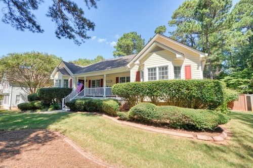 425 Kings Walk, DOUGLASVILLE, GA, 30134-4469 | Card Image