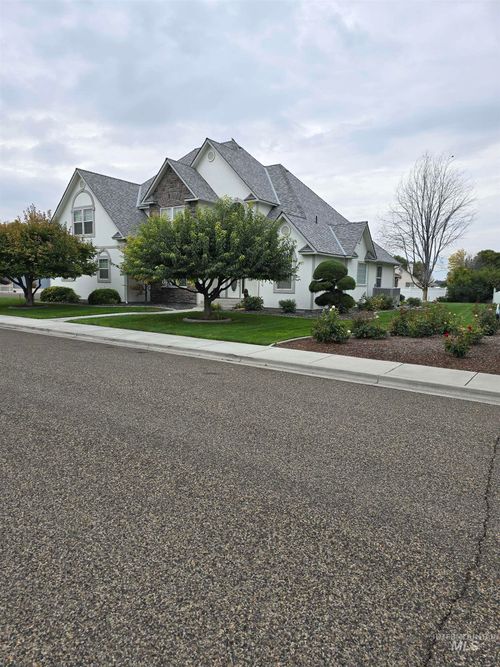 183 Tori Dr, Ontario, OR, 97914-1398 | Card Image