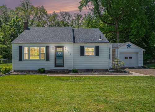 509 W W. Burr Oak Street, Centreville, MI, 49032 | Card Image