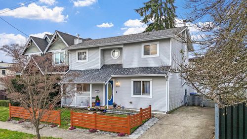 2005 London St, New Westminster, BC, V3M3E6 | Card Image