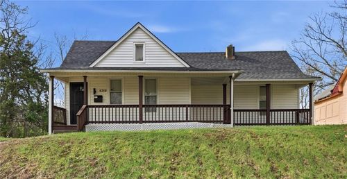4319 56th St, Kansas City, MO, 64130-4504 | Card Image