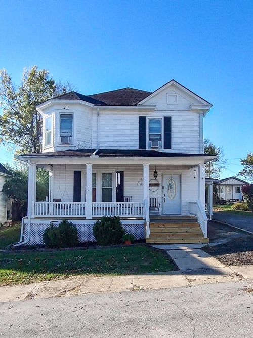 127 Mills Ave, Flemingsburg, KY, 41041-1104 | Card Image