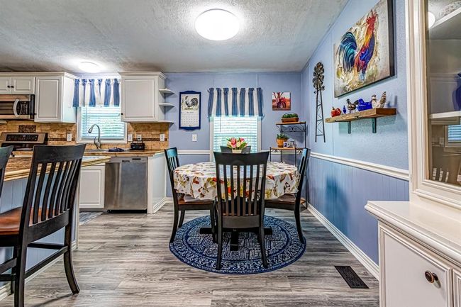 142 Hounds Chase Dr, House other with 3 bedrooms, 2 bathrooms and 2 parking in Trinity TX | Image 8