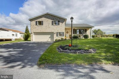 16 Obsidian Drive, House other with 4 bedrooms, 2 bathrooms and null parking in CHAMBERSBURG PA | Image 1