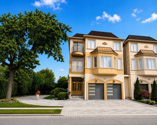 83 Elm Ave, Richmond Hill, ON, L4C6K8 | Card Image