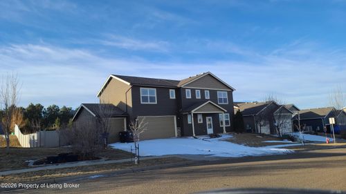 1067 Wahl St, Dickinson, ND, 58601-5050 | Card Image