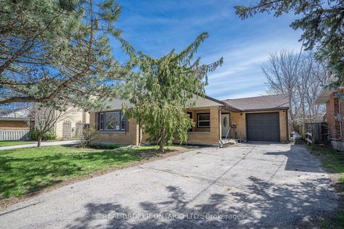 685 Frederick St, Kitchener, ON, N2B2B3 | Card Image