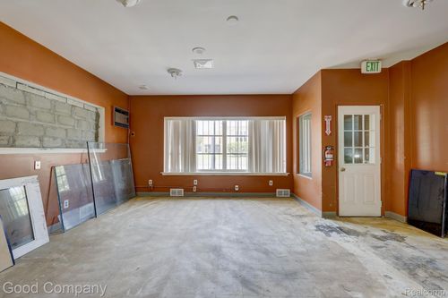 19884 Kelly Road, Harper Woods, MI, 48225 | Card Image