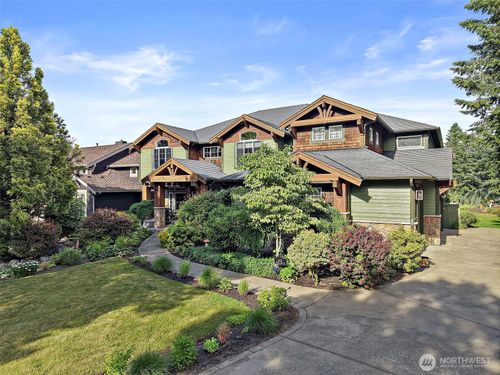 6402 Fairway Pl Se, Snoqualmie, WA, 98065-9761 | Card Image