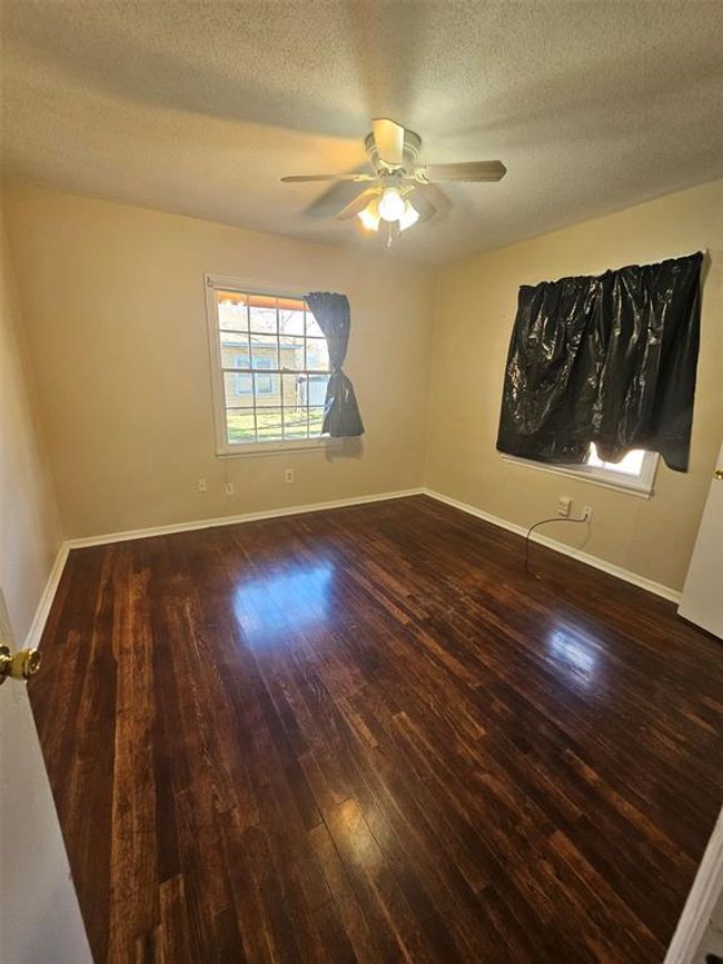 504 W Burleson St, House other with 4 bedrooms, 2 bathrooms and null parking in Wharton TX | Image 6