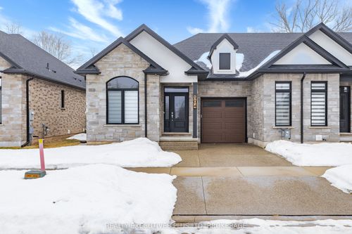 504 Royal Ridge Crt, Amherstburg, ON, N9V3W4 | Card Image