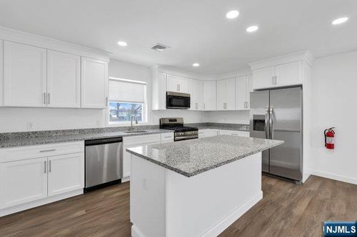 6 Rossi Ct, South Hackensack, NJ, 07606-1535 | Card Image