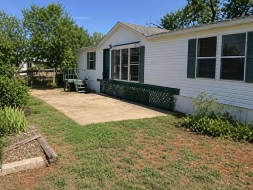 401 E 1st Street, Foss, OK, 73647 | Card Image