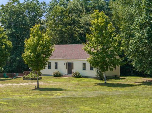 8 Jodi Dr, Belmont, NH, 03220-3640 | Card Image