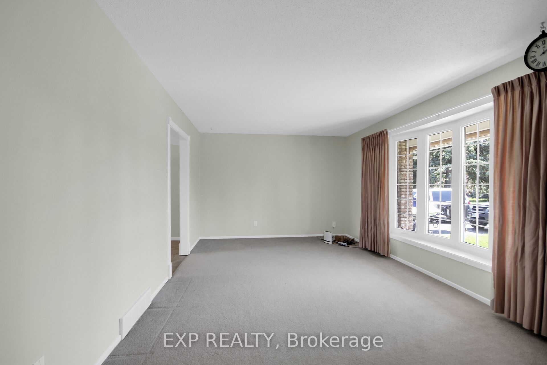 Residential in Barrhaven 5