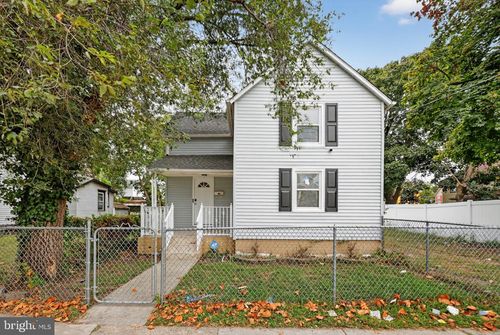 20 W Adams St, PAULSBORO, NJ, 08066-1303 | Card Image