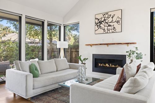 2-1913 Canterbury St, Austin, TX, 78702-5506 | Card Image