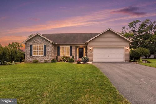 1784 Falcon Ln, CHAMBERSBURG, PA, 17202-7655 | Card Image