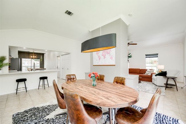 6502 Walebridge Ln, House other with 3 bedrooms, 2 bathrooms and 4 parking in Austin TX | Image 11
